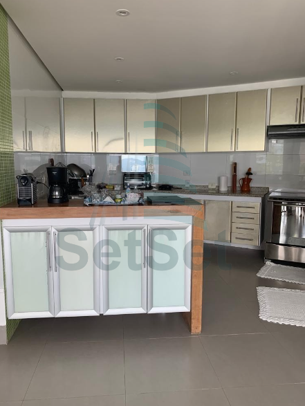 Luxuosa casa em condomínio  - Praia da Enseada - Guarujá/SP - Guarujá - 