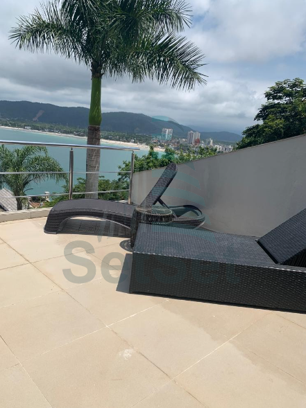 Luxuosa casa em condomínio  - Praia da Enseada - Guarujá/SP  Guarujá - 