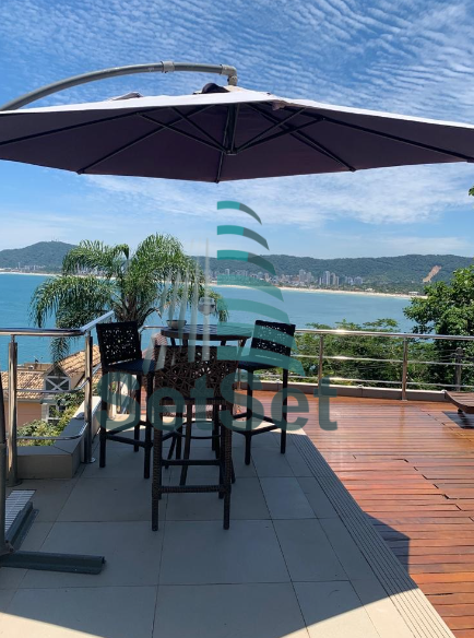 Luxuosa casa em condomínio  - Praia da Enseada - Guarujá/SP - Guarujá - 