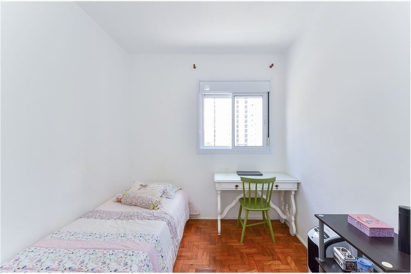 Apartamento na Vila Mariana com 2 dormitórios 81m² rua Joaquim Tavora São Paulo - 