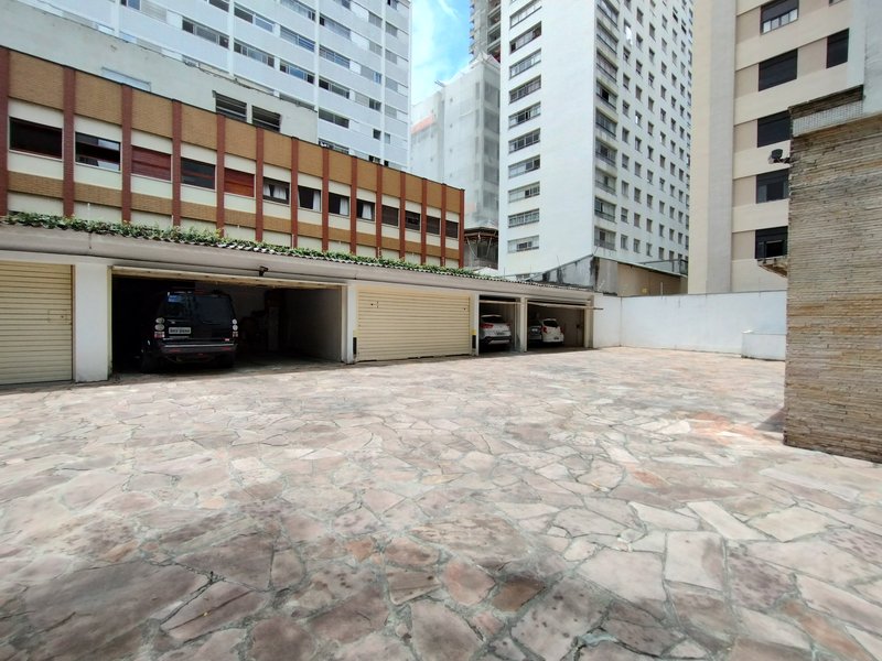 Amplo, silencioso e com muitas possibilidades Rua Itacolomi São Paulo - 