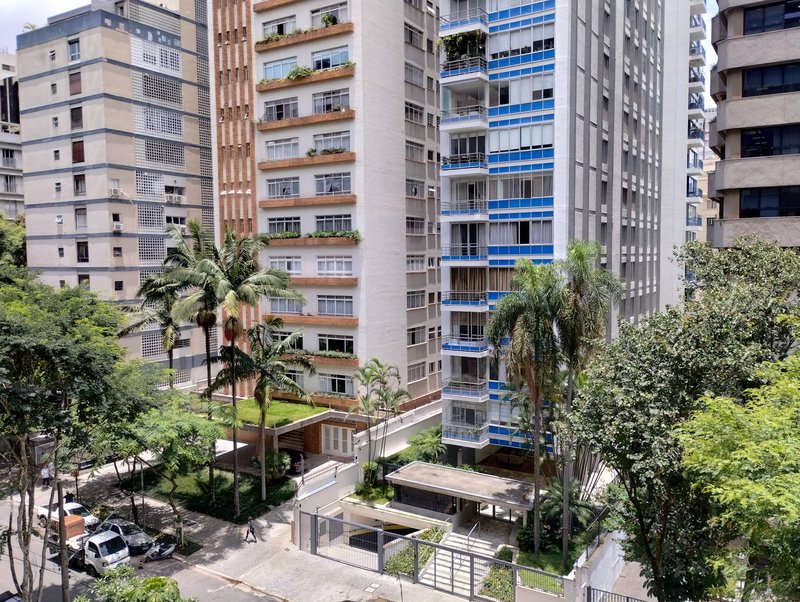 Amplo, silencioso e com muitas possibilidades Rua Itacolomi São Paulo - 