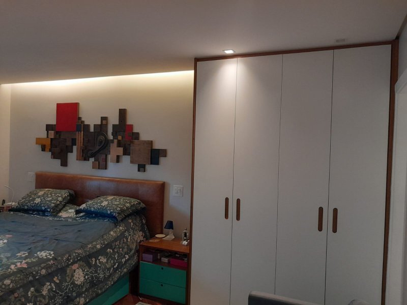 Confortável apartamento com 3 dormitórios na Vila Romana Rua Duílio São Paulo - 