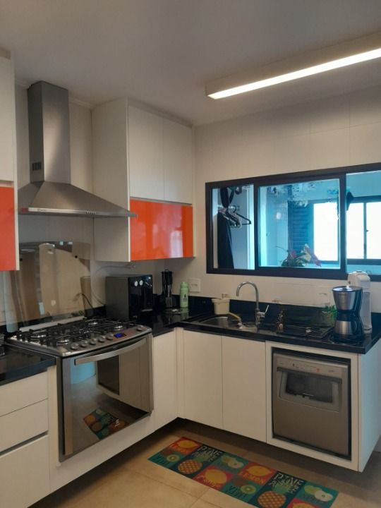 Confortável apartamento com 3 dormitórios na Vila Romana Rua Duílio São Paulo - 