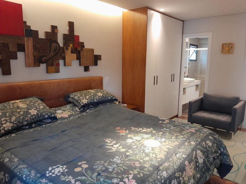 Confortável apartamento com 3 dormitórios na Vila Romana Rua Duílio São Paulo - 