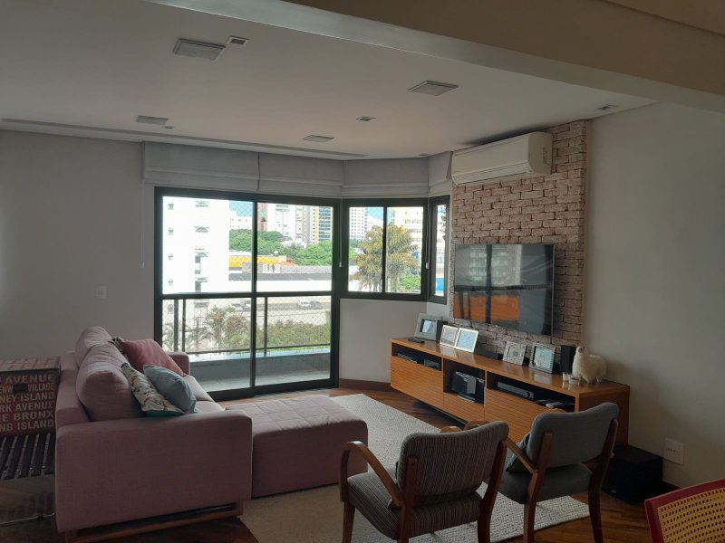 Confortável apartamento com 3 dormitórios na Vila Romana Rua Duílio São Paulo - 