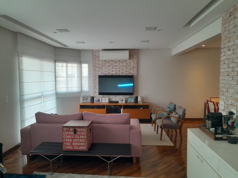 Confortável apartamento com 3 dormitórios na Vila Romana Rua Duílio São Paulo - 