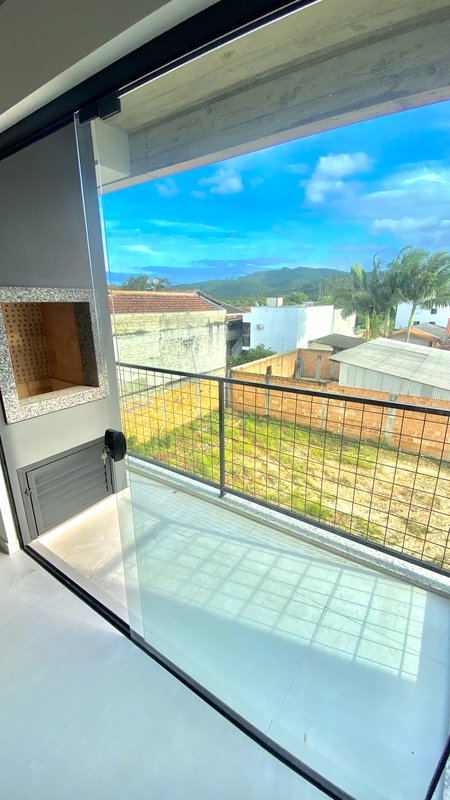 APARTAMENTO COM 1 SUÍTE MAIS 2 DORMITÓRIOS NO BAIRRO RIO BRANCO - Brusque - 
