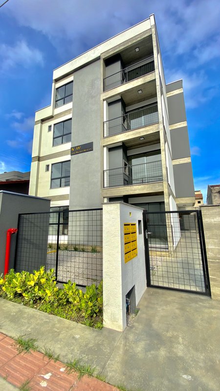APARTAMENTO COM 1 SUÍTE MAIS 2 DORMITÓRIOS NO BAIRRO RIO BRANCO - Brusque - 