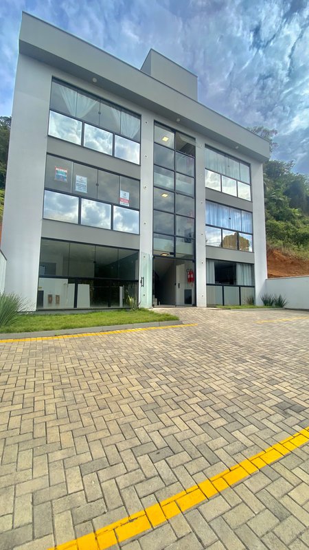 APARTAMENTO COM 1 SUÍTE MAIS 1 DORMITÓRIO NO BAIRRO RIO BRANCO - Brusque - 