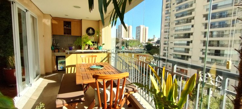 Vila Romana - apartamento claro e com varanda gourmet para encontros festivos Rua Fábia São Paulo - 