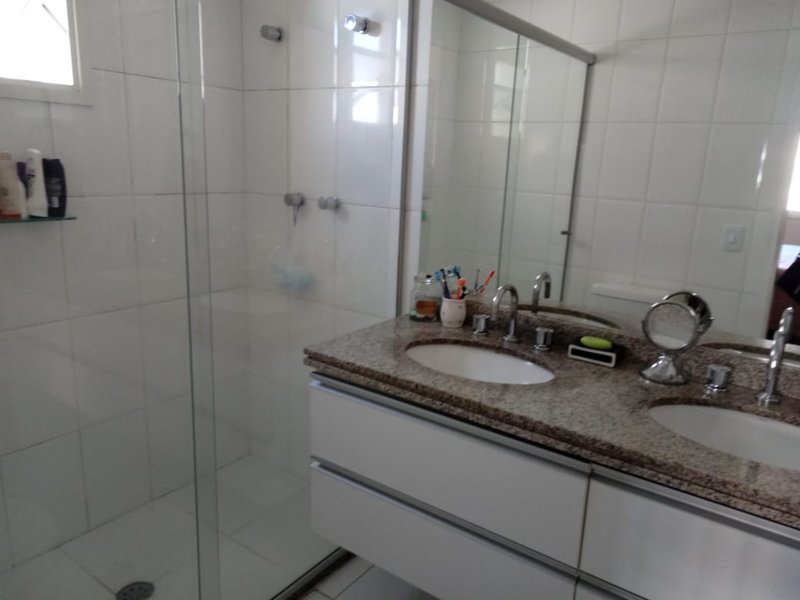 Vila Ipojuca - varanda, 2 suítes, 2 vagas Rua Hungara São Paulo - 