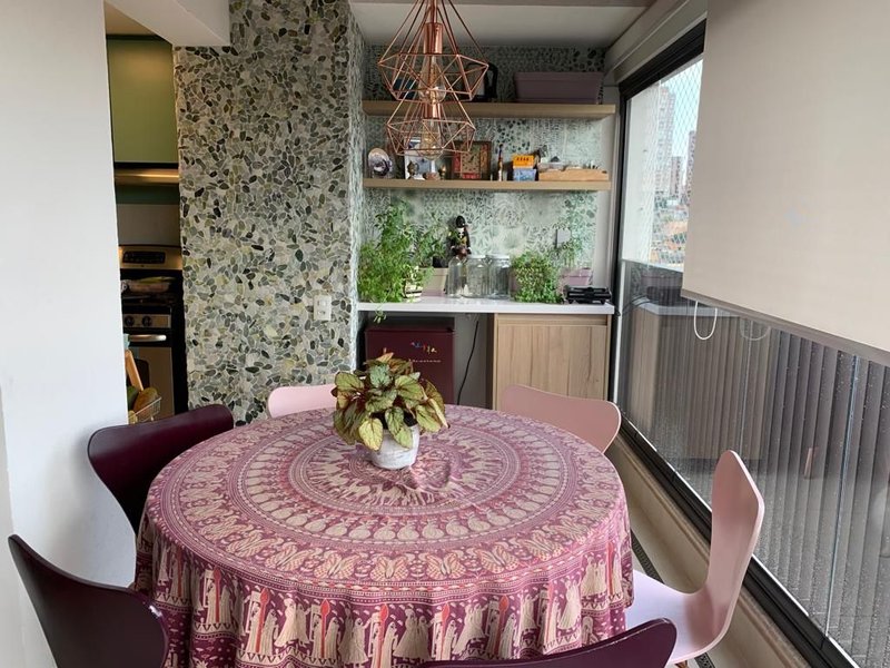 Apartamento com 116 m² - 2 suítes - ampla varanda Rua Cotoxó São Paulo - 