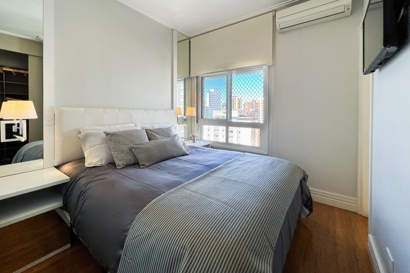 Apartamento com varanda gourmet - andar alto Rua Aimberê São Paulo - 