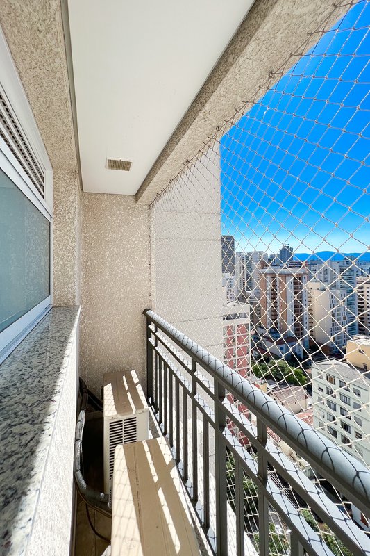 Apartamento com varanda gourmet - andar alto Rua Aimberê São Paulo - 