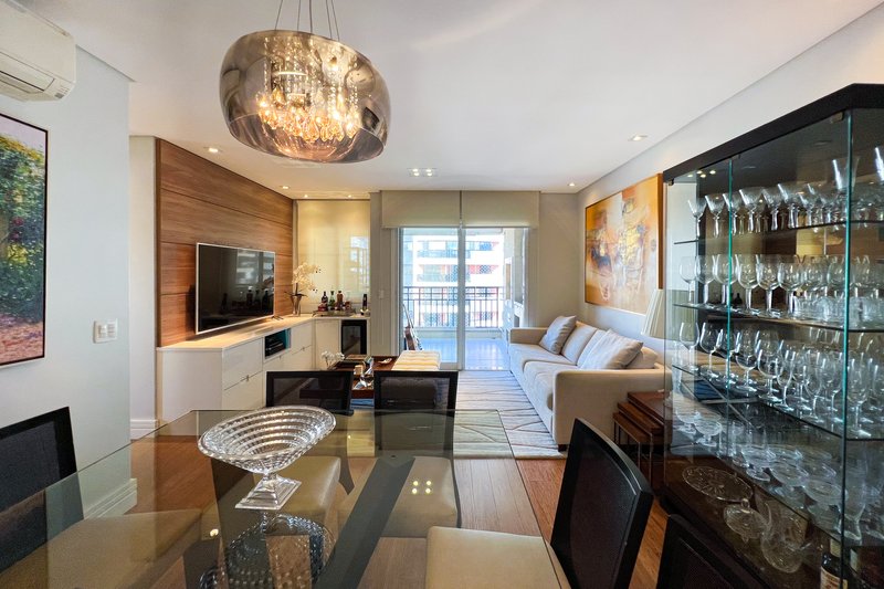 Apartamento com varanda gourmet - andar alto Rua Aimberê São Paulo - 