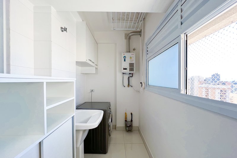 Apartamento com varanda gourmet - andar alto Rua Aimberê São Paulo - 