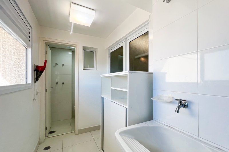 Apartamento com varanda gourmet - andar alto Rua Aimberê São Paulo - 