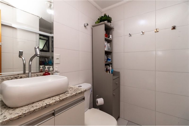 Apartamento na Saúde com 3 dormitórios 73m² Itapiru São Paulo - 