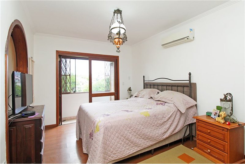 Apartamento de 3 dormitórios á 800m da Av Baltazar De Oliveira Garcia Donna Ada Mascarenhas de Moraes Porto Alegre - 