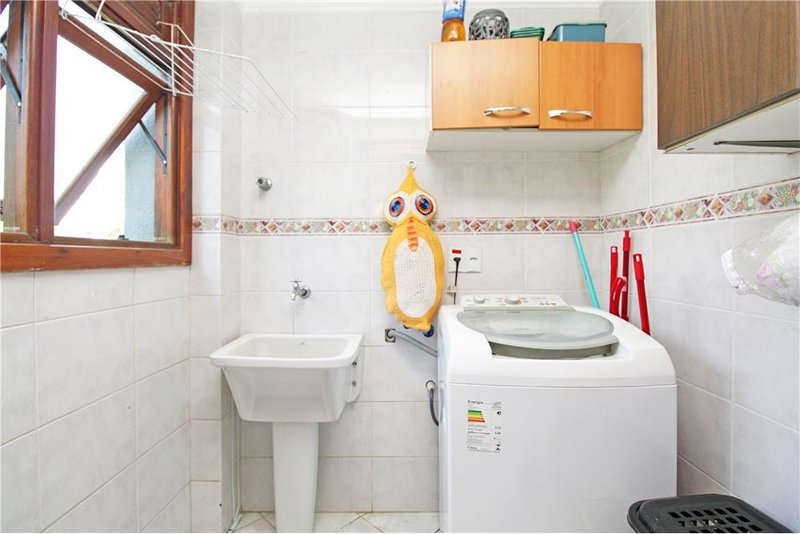 Apartamento de 3 dormitórios á 800m da Av Baltazar De Oliveira Garcia Donna Ada Mascarenhas de Moraes Porto Alegre - 