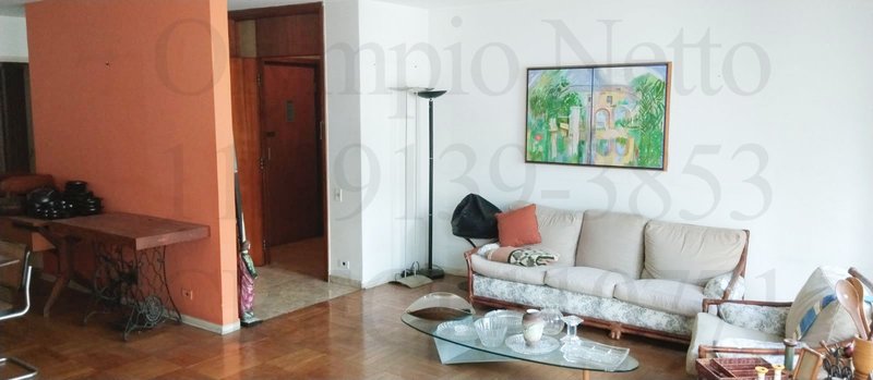Apartamento com sacada para reforma em Higienópolis  São Paulo - 