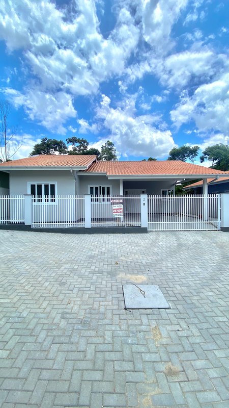 CASA COM 1 SUÍTE MAIS 2 DORMITÓRIOS NO BAIRRO DOM JOAQUIM - Brusque - 