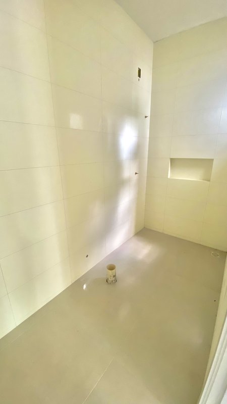 CASA COM 1 SUÍTE MAIS 2 DORMITÓRIOS NO BAIRRO DOM JOAQUIM - Brusque - 