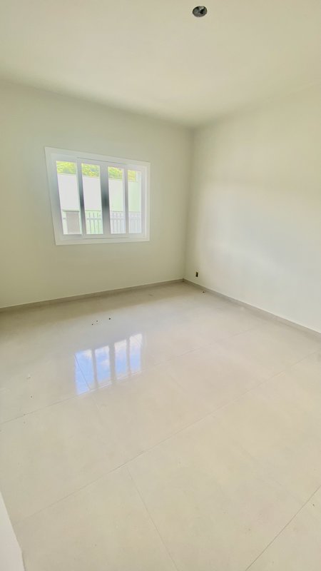 CASA COM 1 SUÍTE MAIS 2 DORMITÓRIOS NO BAIRRO DOM JOAQUIM - Brusque - 