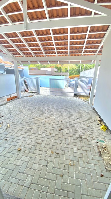 CASA COM 1 SUÍTE MAIS 2 DORMITÓRIOS NO BAIRRO DOM JOAQUIM - Brusque - 