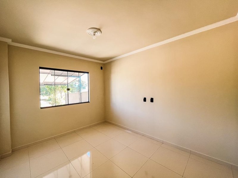 CASA COM 1 SUÍTE MAIS 2 DORMITÓRIOS NO BAIRRO DOM JOAQUIM - Brusque - 