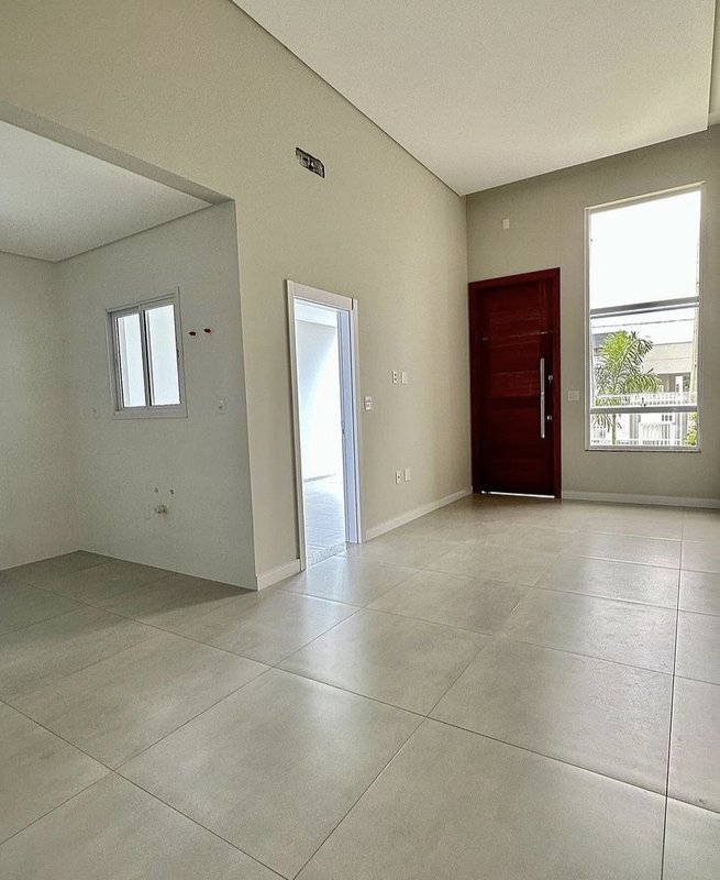 CASA COM 1 SUÍTE MAIS 2 DORMITÓRIOS NO BAIRRO DOM JOAQUIM - Brusque - 