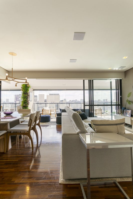 Moema - apartamento lindo, varanda gourmet, 3 suítes, 3 vagas Rua Araguari São Paulo - 