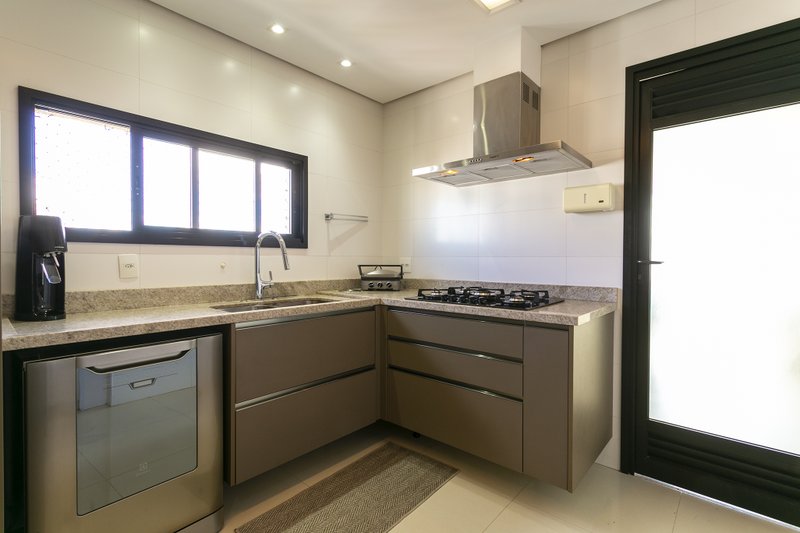 Moema - apartamento lindo, varanda gourmet, 3 suítes, 3 vagas Rua Araguari São Paulo - 
