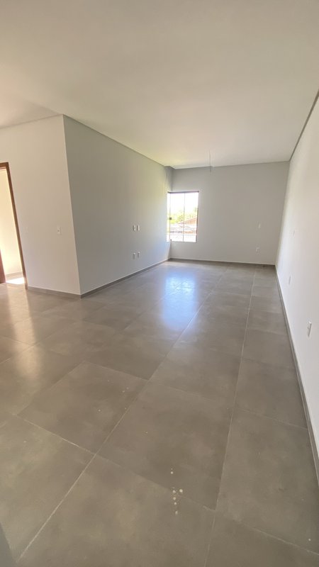 CASA COM 1 SUÍTE MAIS 2 DORMITÓRIOS NA GUABIRUBA - Guabiruba - 
