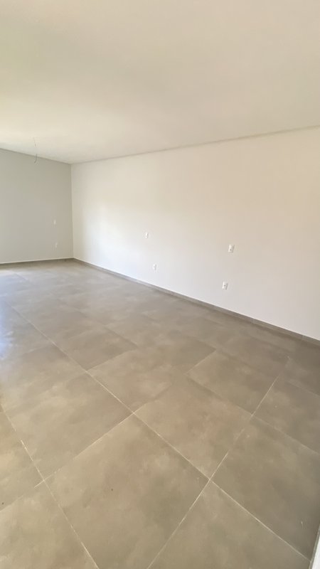 CASA COM 1 SUÍTE MAIS 2 DORMITÓRIOS NA GUABIRUBA - Guabiruba - 
