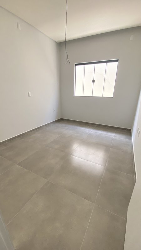 CASA COM 1 SUÍTE MAIS 2 DORMITÓRIOS NA GUABIRUBA - Guabiruba - 