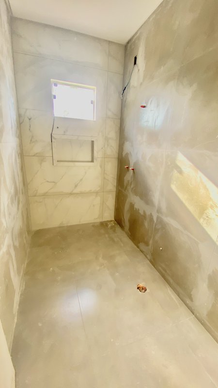 CASA COM 1 SUÍTE MAIS 2 DORMITÓRIOS NA GUABIRUBA - Guabiruba - 
