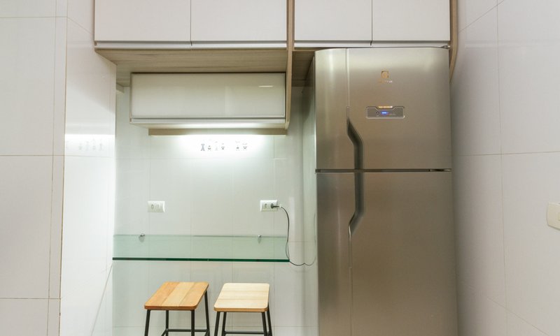 Mobiliado com 3 dormitórios, 2 banheiros e 135m², oferece o maior conforto para você Rua Prudente de Moraes Rio de Janeiro - 