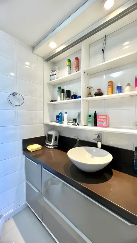 R$ 850.000 - ÓTIMO APARTAMENTO - 3 DORM - SUÍTE - 92M2 - ANDAR ALTO - VISTA - 1 VAGA Avenida Grécia Porto Alegre - 