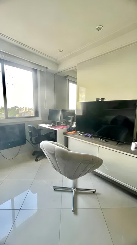 R$ 850.000 - ÓTIMO APARTAMENTO - 3 DORM - SUÍTE - 92M2 - ANDAR ALTO - VISTA - 1 VAGA Avenida Grécia Porto Alegre - 