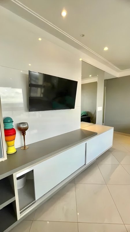 R$ 850.000 - ÓTIMO APARTAMENTO - 3 DORM - SUÍTE - 92M2 - ANDAR ALTO - VISTA - 1 VAGA Avenida Grécia Porto Alegre - 
