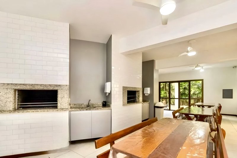 R$ 850.000 - ÓTIMO APARTAMENTO - 3 DORM - SUÍTE - 92M2 - ANDAR ALTO - VISTA - 1 VAGA Avenida Grécia Porto Alegre - 