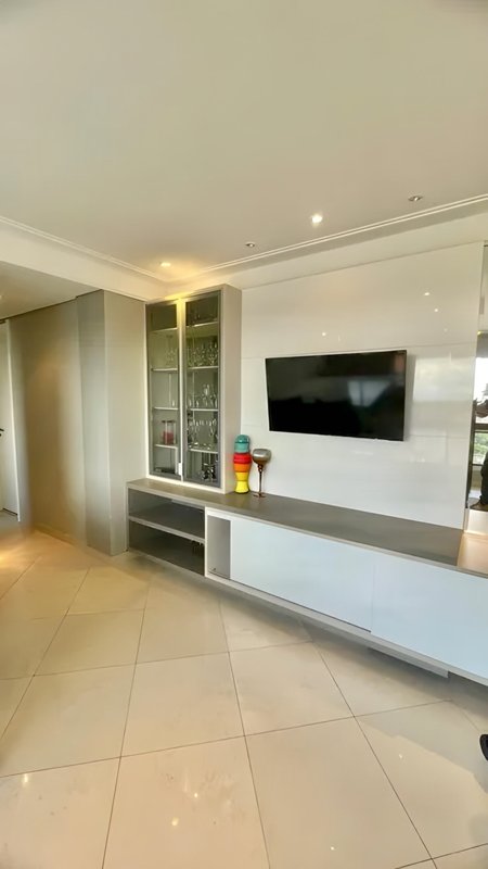 R$ 850.000 - ÓTIMO APARTAMENTO - 3 DORM - SUÍTE - 92M2 - ANDAR ALTO - VISTA - 1 VAGA Avenida Grécia Porto Alegre - 