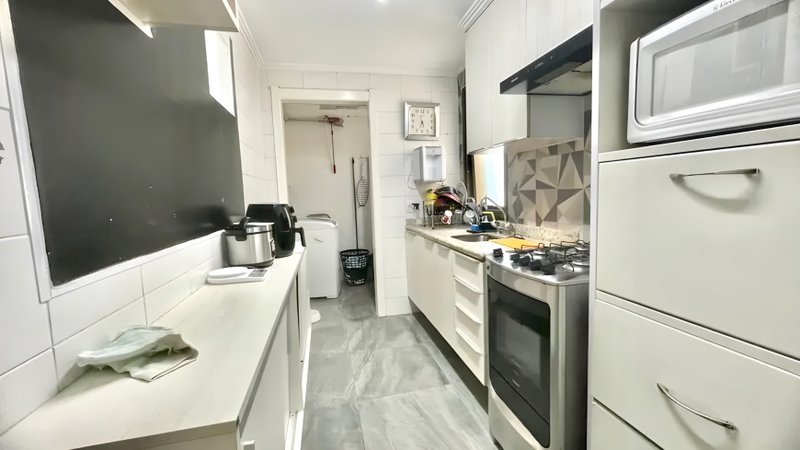 R$ 850.000 - ÓTIMO APARTAMENTO - 3 DORM - SUÍTE - 92M2 - ANDAR ALTO - VISTA - 1 VAGA Avenida Grécia Porto Alegre - 
