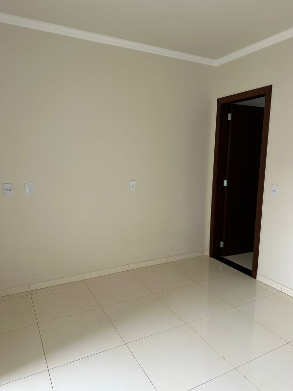 APARTAMENTO COM 1 SUÍTE MAIS 2 DORMITÓRIOS NO BAIRRO CEDRINHO - Brusque - 