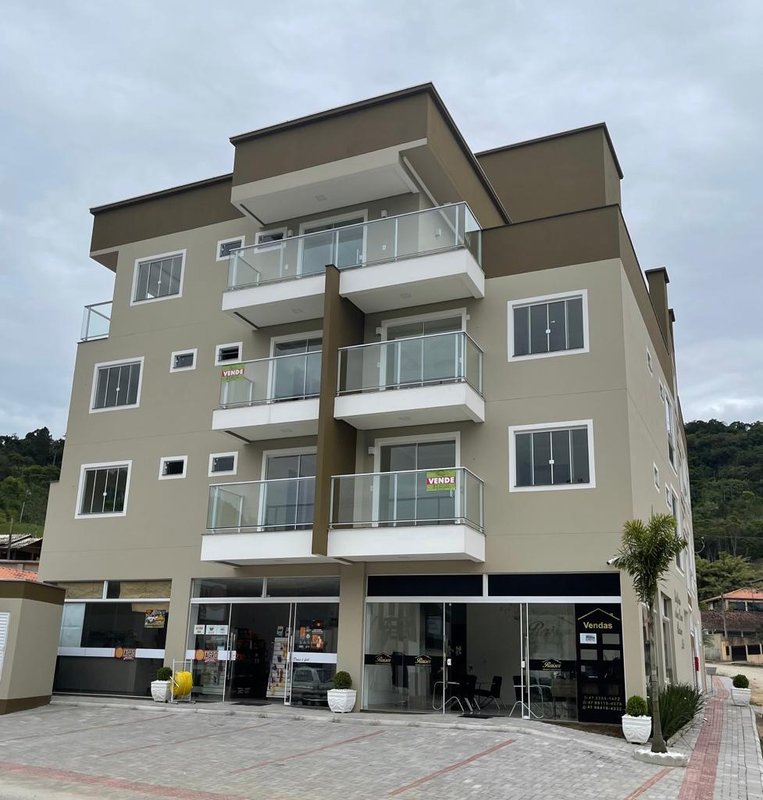 APARTAMENTO COM 1 SUÍTE MAIS 2 DORMITÓRIOS NO BAIRRO CEDRINHO - Brusque - 