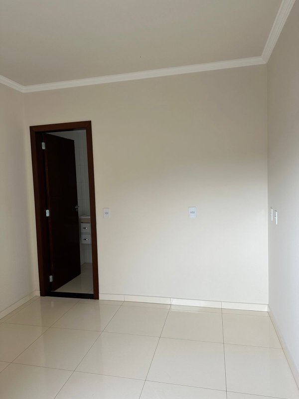 APARTAMENTO COM 1 SUÍTE MAIS 2 DORMITÓRIOS NO BAIRRO CEDRINHO - Brusque - 