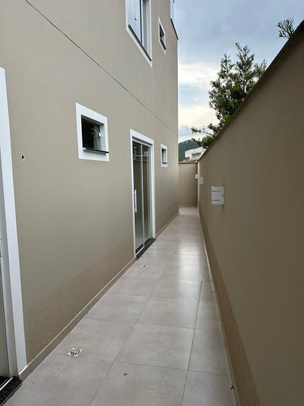 APARTAMENTO COM 1 SUÍTE MAIS 2 DORMITÓRIOS NO BAIRRO CEDRINHO - Brusque - 