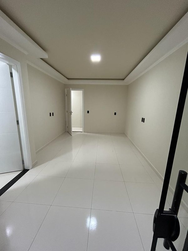 TRIPLEX COM 1 SUÍTE MAIS 2 DORMITÓRIOS NO BAIRRO DOM JOAQUIM - Brusque - 